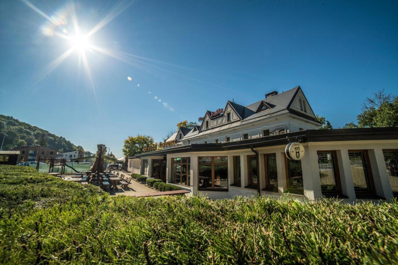 Hotel Pivovarska Basta Vrchlabí Exteriör bild